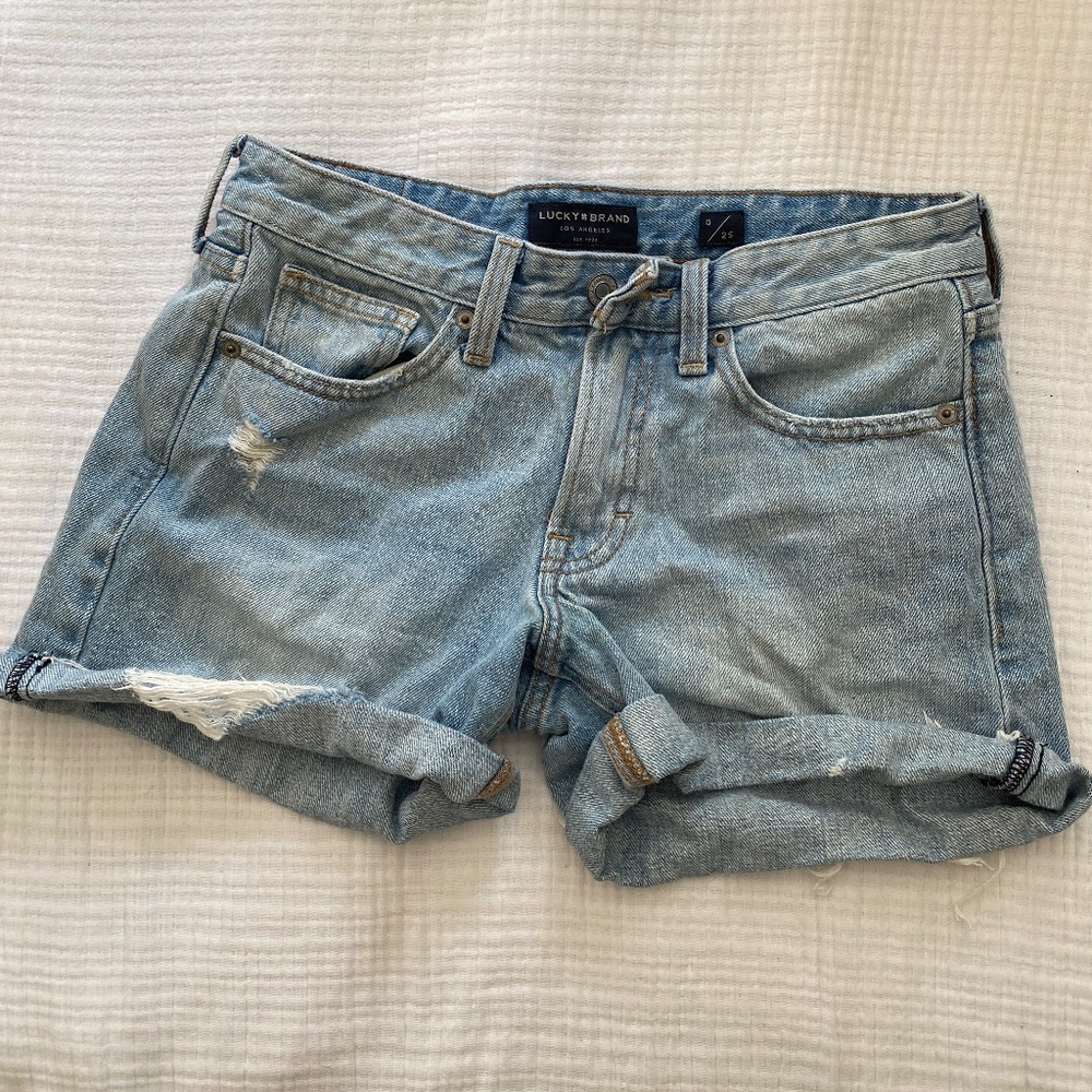 Lucky brand mid rise shorts size 25